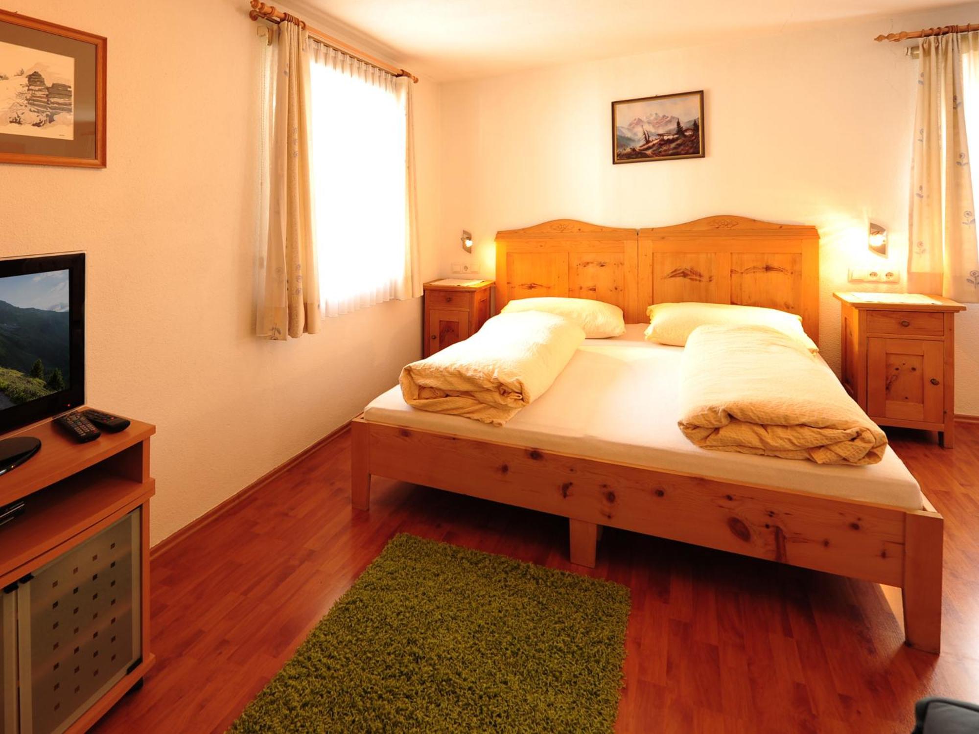 Apart Am Brunnen Ried im Oberinntal Room photo